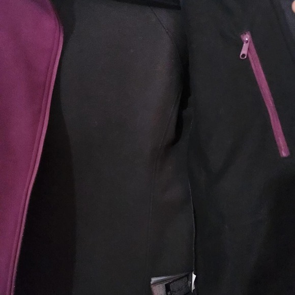 Marmot Gravity Jacket
Windbreaker
Lightweight Coat
Dark Purple Medium - Picture 13 of 14